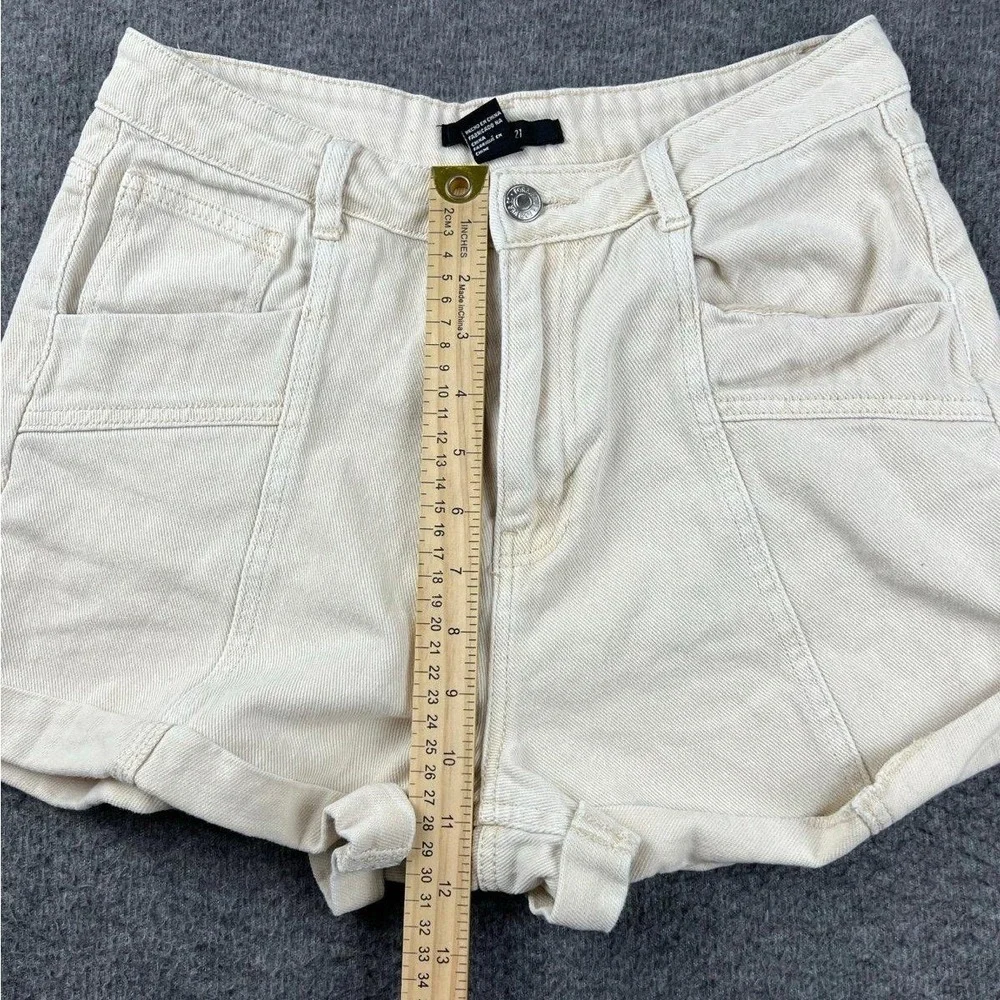 Forever 21 Women's Ivory Cream Denim Shorts M Medium Mid-High Rise Cuffed - Picture 5 of 9